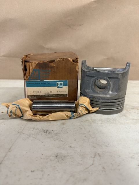 GM NOS Piston Kit #2484686
